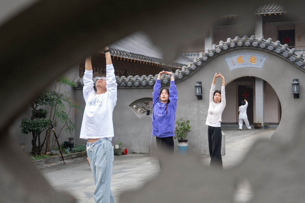B—sports官网相关图片