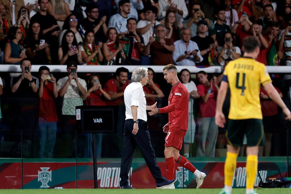 B—sports官网相关图片